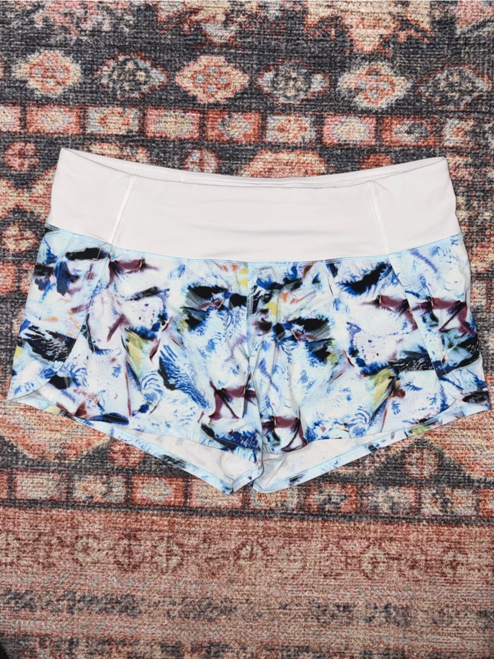Lululemon Run Times Shorts II 4” inseam Exposure Crystallize multi White size 8 - Picture 9 of 12